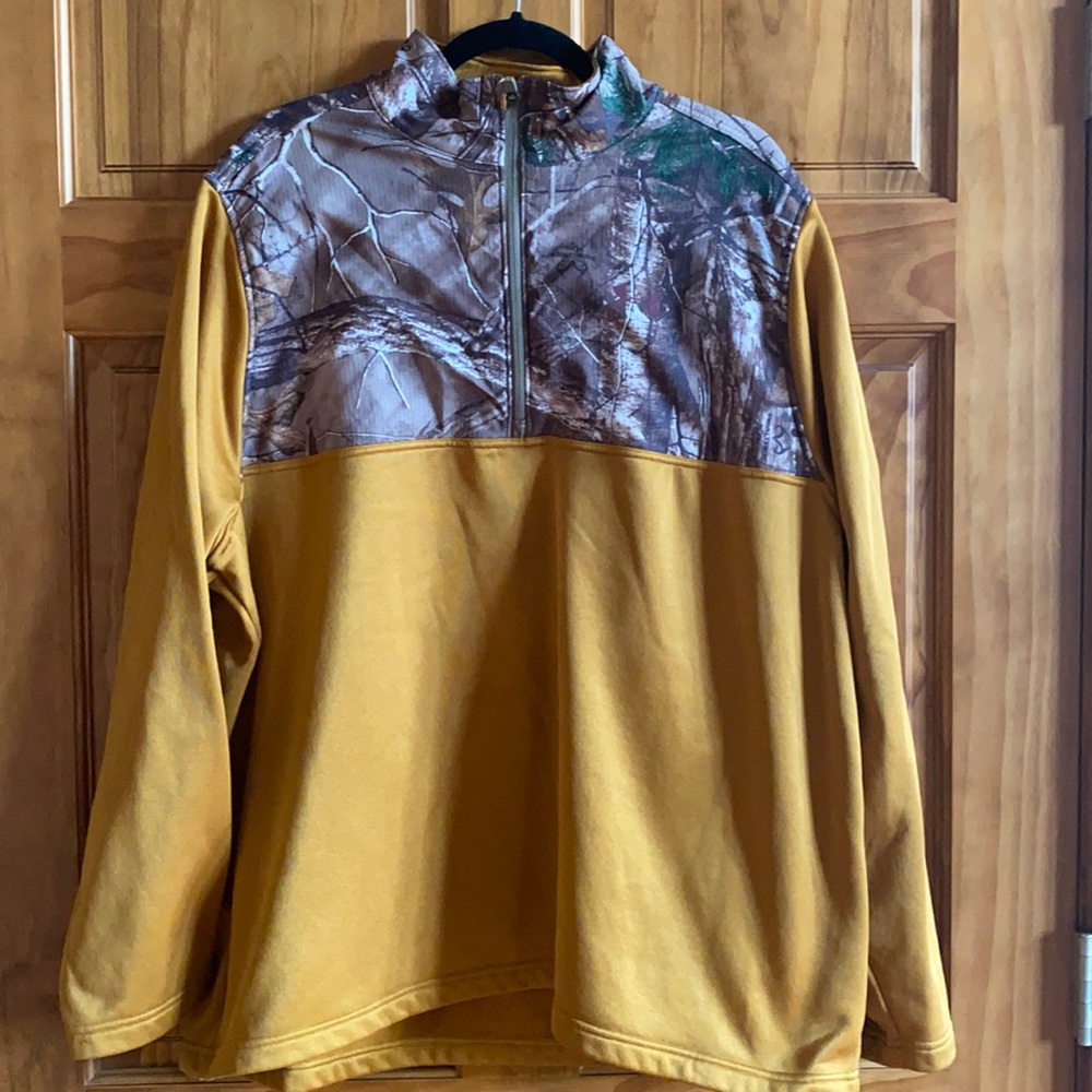Under Armour camouflage 1/4 zip men’s pullover